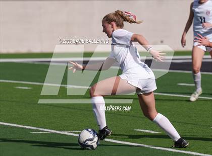 Thumbnail 3 in Reedy vs. Wakeland (UIL Regional Quarterfinal Playoff) photogallery.