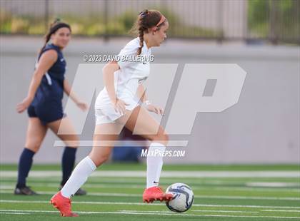 Thumbnail 1 in Reedy vs. Wakeland (UIL Regional Quarterfinal Playoff) photogallery.