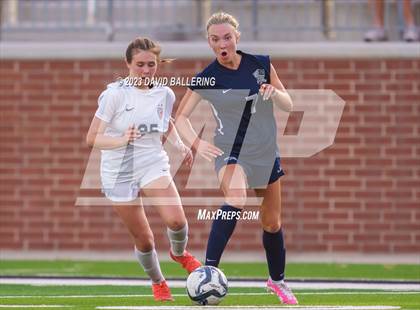 Thumbnail 2 in Reedy vs. Wakeland (UIL Regional Quarterfinal Playoff) photogallery.