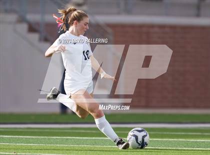 Thumbnail 3 in Reedy vs. Wakeland (UIL Regional Quarterfinal Playoff) photogallery.