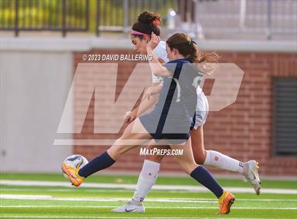 Thumbnail 1 in Reedy vs. Wakeland (UIL Regional Quarterfinal Playoff) photogallery.