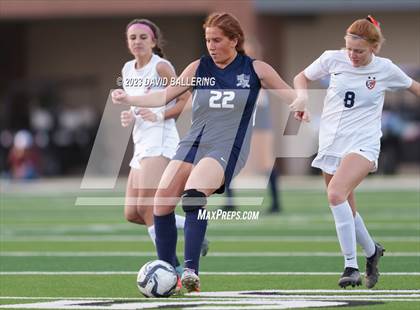 Thumbnail 3 in Reedy vs. Wakeland (UIL Regional Quarterfinal Playoff) photogallery.