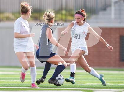 Thumbnail 2 in Reedy vs. Wakeland (UIL Regional Quarterfinal Playoff) photogallery.