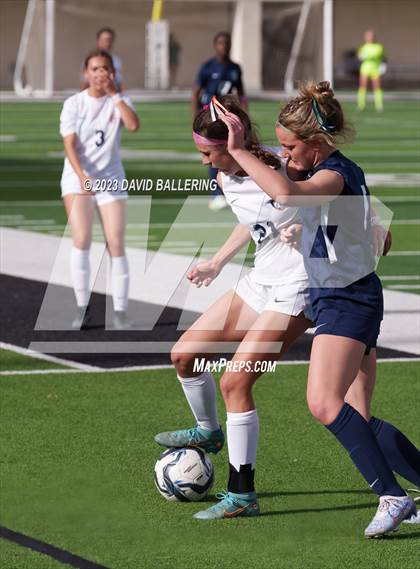 Thumbnail 1 in Reedy vs. Wakeland (UIL Regional Quarterfinal Playoff) photogallery.