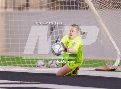 Thumbnail 2 in Reedy vs. Wakeland (UIL Regional Quarterfinal Playoff) photogallery.
