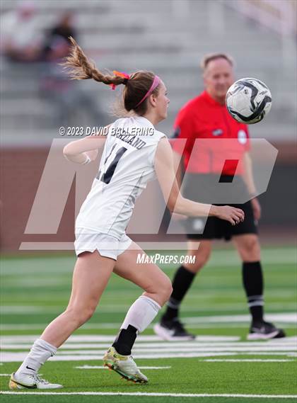 Thumbnail 1 in Reedy vs. Wakeland (UIL Regional Quarterfinal Playoff) photogallery.