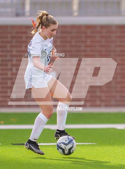 Thumbnail 1 in Reedy vs. Wakeland (UIL Regional Quarterfinal Playoff) photogallery.