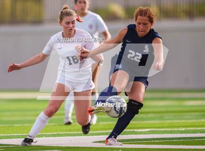 Thumbnail 2 in Reedy vs. Wakeland (UIL Regional Quarterfinal Playoff) photogallery.