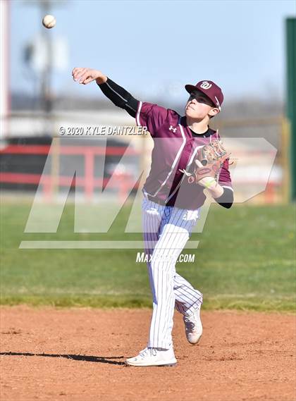 Thumbnail 3 in Bonham vs Whitesboro (Pottsboro Invitational) photogallery.