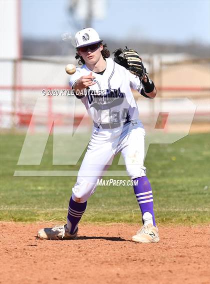 Thumbnail 1 in Bonham vs Whitesboro (Pottsboro Invitational) photogallery.
