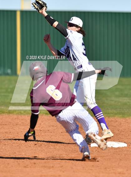 Thumbnail 1 in Bonham vs Whitesboro (Pottsboro Invitational) photogallery.