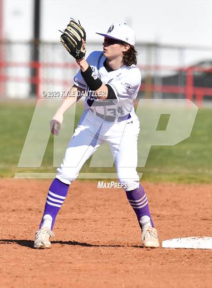 Thumbnail 3 in Bonham vs Whitesboro (Pottsboro Invitational) photogallery.