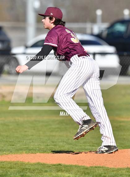 Thumbnail 2 in Bonham vs Whitesboro (Pottsboro Invitational) photogallery.