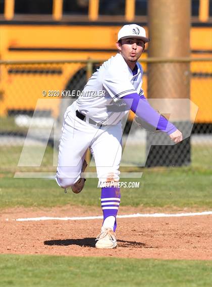 Thumbnail 2 in Bonham vs Whitesboro (Pottsboro Invitational) photogallery.