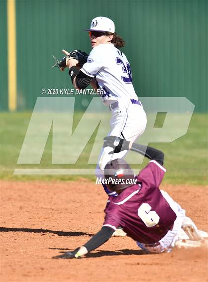 Thumbnail 2 in Bonham vs Whitesboro (Pottsboro Invitational) photogallery.