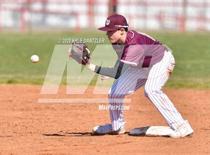 Thumbnail 1 in Bonham vs Whitesboro (Pottsboro Invitational) photogallery.