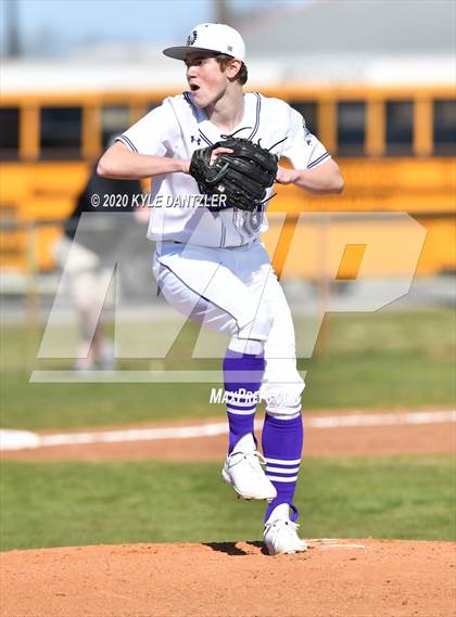 Thumbnail 2 in Bonham vs Whitesboro (Pottsboro Invitational) photogallery.