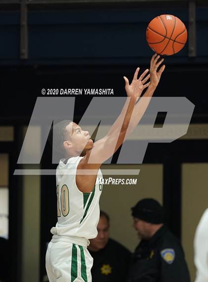 Thumbnail 2 in Damien vs. St. Patrick-St. Vincent (MaxPreps MLK Classic) photogallery.
