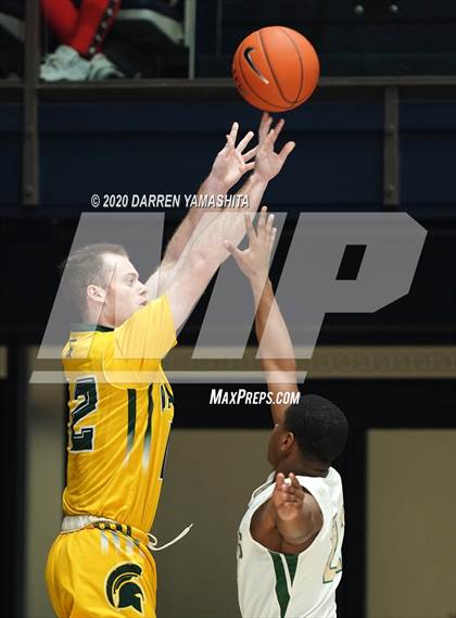 Thumbnail 2 in Damien vs. St. Patrick-St. Vincent (MaxPreps MLK Classic) photogallery.