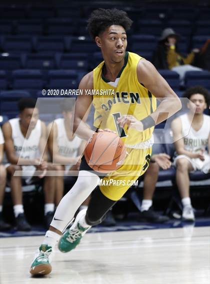 Thumbnail 1 in Damien vs. St. Patrick-St. Vincent (MaxPreps MLK Classic) photogallery.