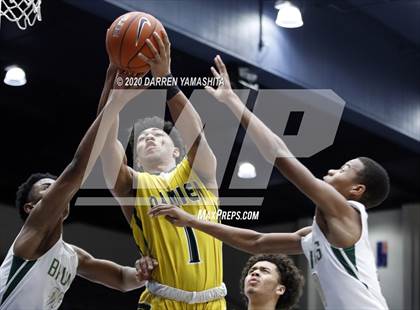 Thumbnail 1 in Damien vs. St. Patrick-St. Vincent (MaxPreps MLK Classic) photogallery.