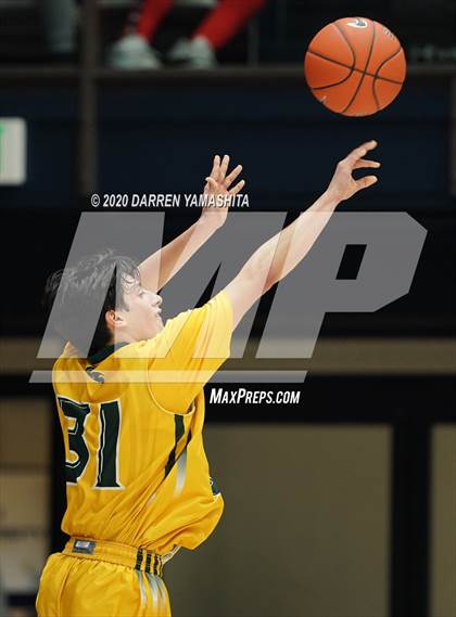 Thumbnail 1 in Damien vs. St. Patrick-St. Vincent (MaxPreps MLK Classic) photogallery.