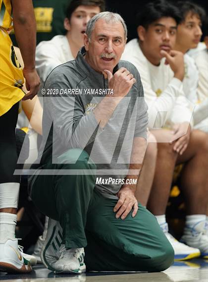 Thumbnail 2 in Damien vs. St. Patrick-St. Vincent (MaxPreps MLK Classic) photogallery.