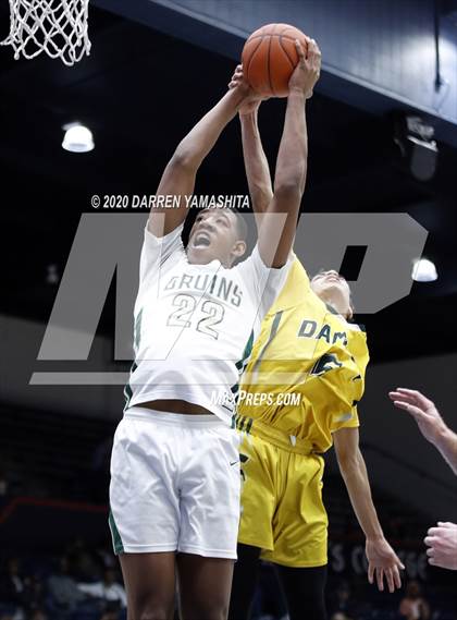 Thumbnail 2 in Damien vs. St. Patrick-St. Vincent (MaxPreps MLK Classic) photogallery.