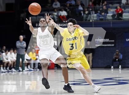 Thumbnail 3 in Damien vs. St. Patrick-St. Vincent (MaxPreps MLK Classic) photogallery.