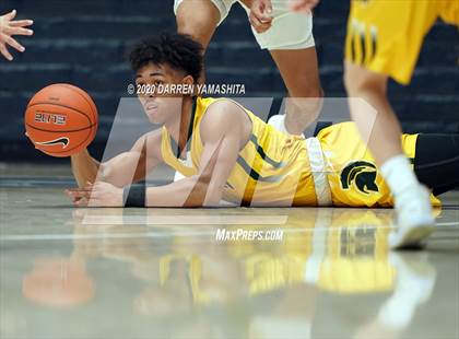 Thumbnail 2 in Damien vs. St. Patrick-St. Vincent (MaxPreps MLK Classic) photogallery.