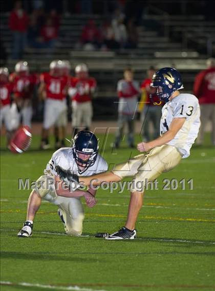 Thumbnail 2 in New Bedford vs. Needham (MIAA Division 1 East Semifinal) photogallery.