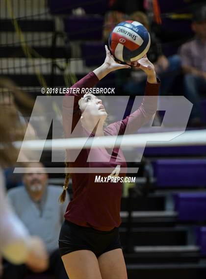 Thumbnail 2 in Marion vs. Johnson City (UIL 3A Bi-District) photogallery.