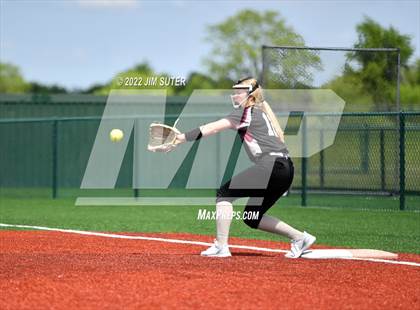 Thumbnail 2 in Brenham vs A&M Consolidated photogallery.