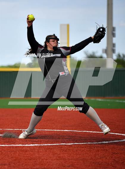 Thumbnail 3 in Brenham vs A&M Consolidated photogallery.