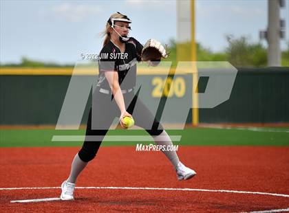 Thumbnail 2 in Brenham vs A&M Consolidated photogallery.