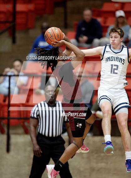Thumbnail 3 in Keller vs Lewisville (UIL 6A Basketball Regional Semifinals) photogallery.