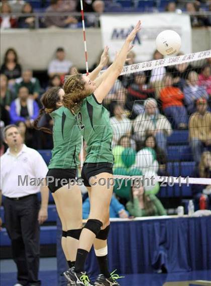 Thumbnail 2 in St. Francis vs St. Mary's (CIF SJS D1 Final) photogallery.