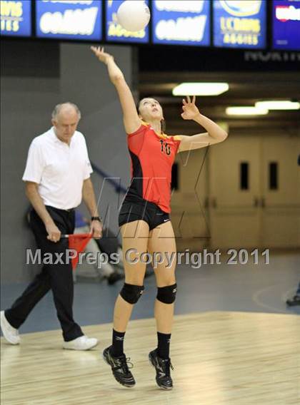 Thumbnail 3 in St. Francis vs St. Mary's (CIF SJS D1 Final) photogallery.