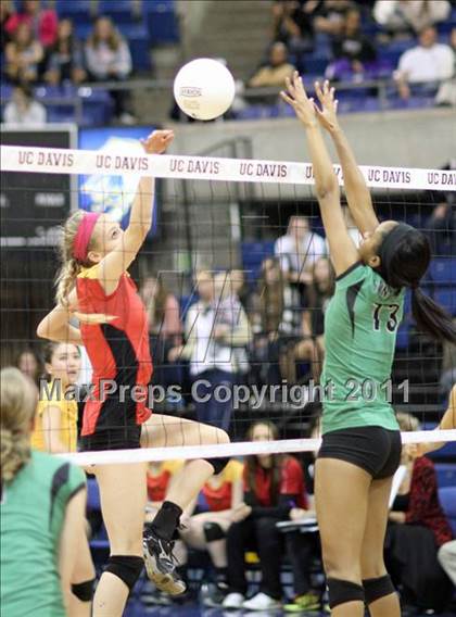 Thumbnail 1 in St. Francis vs St. Mary's (CIF SJS D1 Final) photogallery.