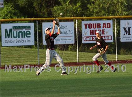 Thumbnail 1 in Effingham vs. Triad (Sectional Playoffs) photogallery.
