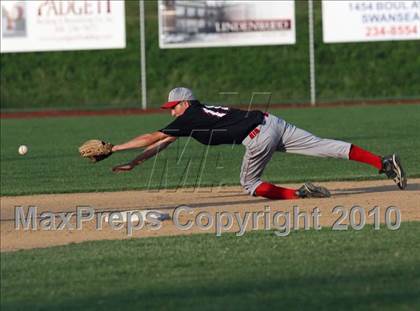 Thumbnail 3 in Effingham vs. Triad (Sectional Playoffs) photogallery.