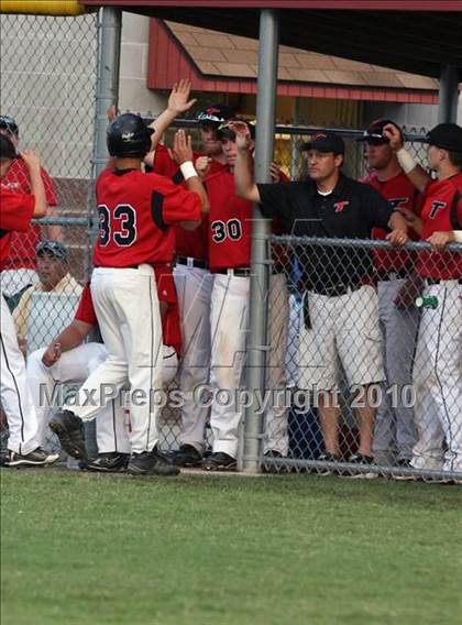 Thumbnail 3 in Effingham vs. Triad (Sectional Playoffs) photogallery.