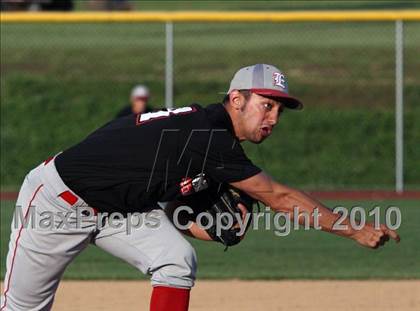 Thumbnail 2 in Effingham vs. Triad (Sectional Playoffs) photogallery.
