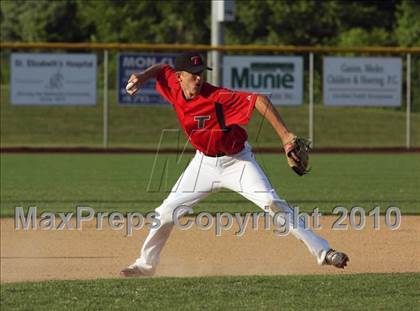 Thumbnail 3 in Effingham vs. Triad (Sectional Playoffs) photogallery.