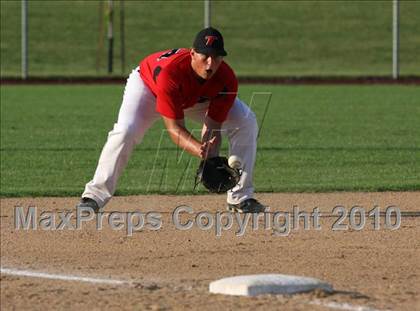 Thumbnail 2 in Effingham vs. Triad (Sectional Playoffs) photogallery.