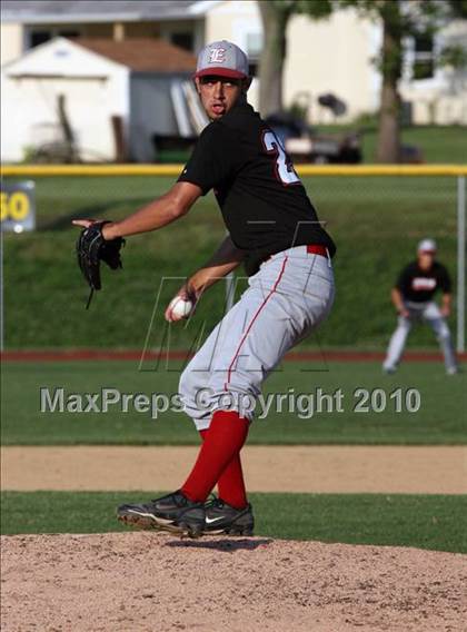 Thumbnail 3 in Effingham vs. Triad (Sectional Playoffs) photogallery.