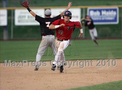 Thumbnail 2 in Effingham vs. Triad (Sectional Playoffs) photogallery.