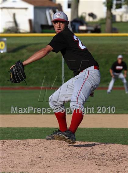 Thumbnail 1 in Effingham vs. Triad (Sectional Playoffs) photogallery.