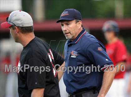 Thumbnail 2 in Effingham vs. Triad (Sectional Playoffs) photogallery.