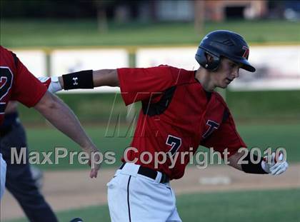 Thumbnail 1 in Effingham vs. Triad (Sectional Playoffs) photogallery.